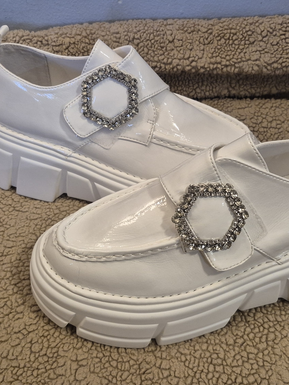 Steve Madden Regal White Patent Platform Loafers Womens Size 10 Chunky Lug Sole - Picture 2 of 6